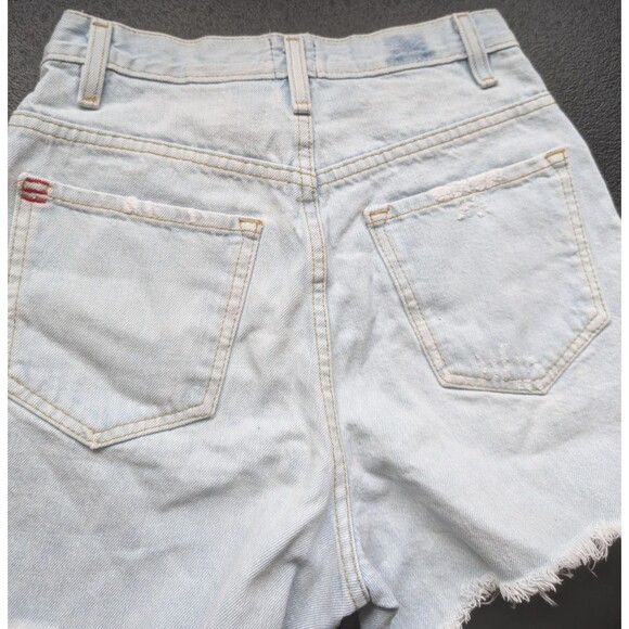 BDG Women Denim Short Mom High Rise Raw Hem Light Wash Distressing Size 25 - Picture 9 of 11